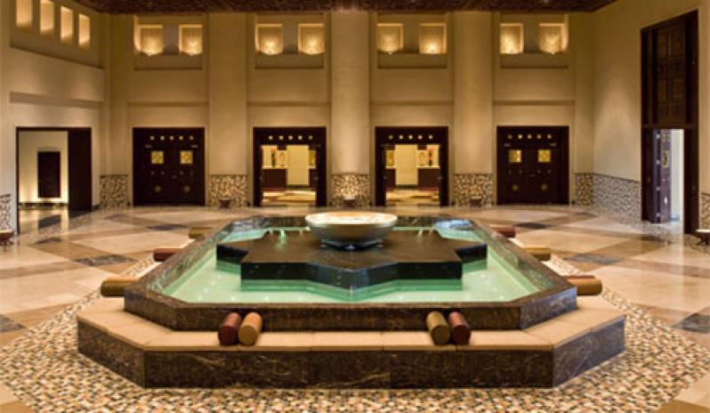 Grand Hyatt Doha lobby fountain default 1